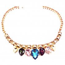 Collier plastron dor&eacute; &agrave; joyaux multicolores