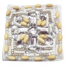 Patch &eacute;cusson carr&eacute; &agrave; rocailles transparentes