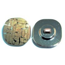 Bouton carr&eacute; bois vieilli en 18, 25 mm 